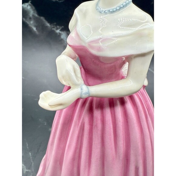 Royal Doulton Camilla HN4220 Bone China 8.5" Tall Retired England RARE - Picture 8 of 15